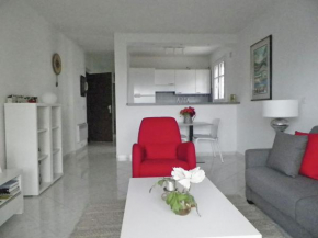 Отель Contemporary Apartment in Antibes with Terrace  Антиб